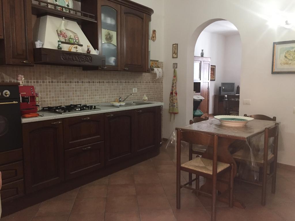 Casa Di Emanuela Apartment Spello Room photo